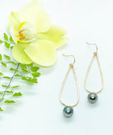 Teardrop earrings with Tahitian Pearl drop
